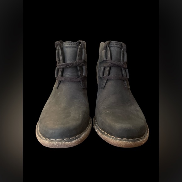 UNSTRUCTURED BY CLARKS BOOTIES - Picture 4 of 8